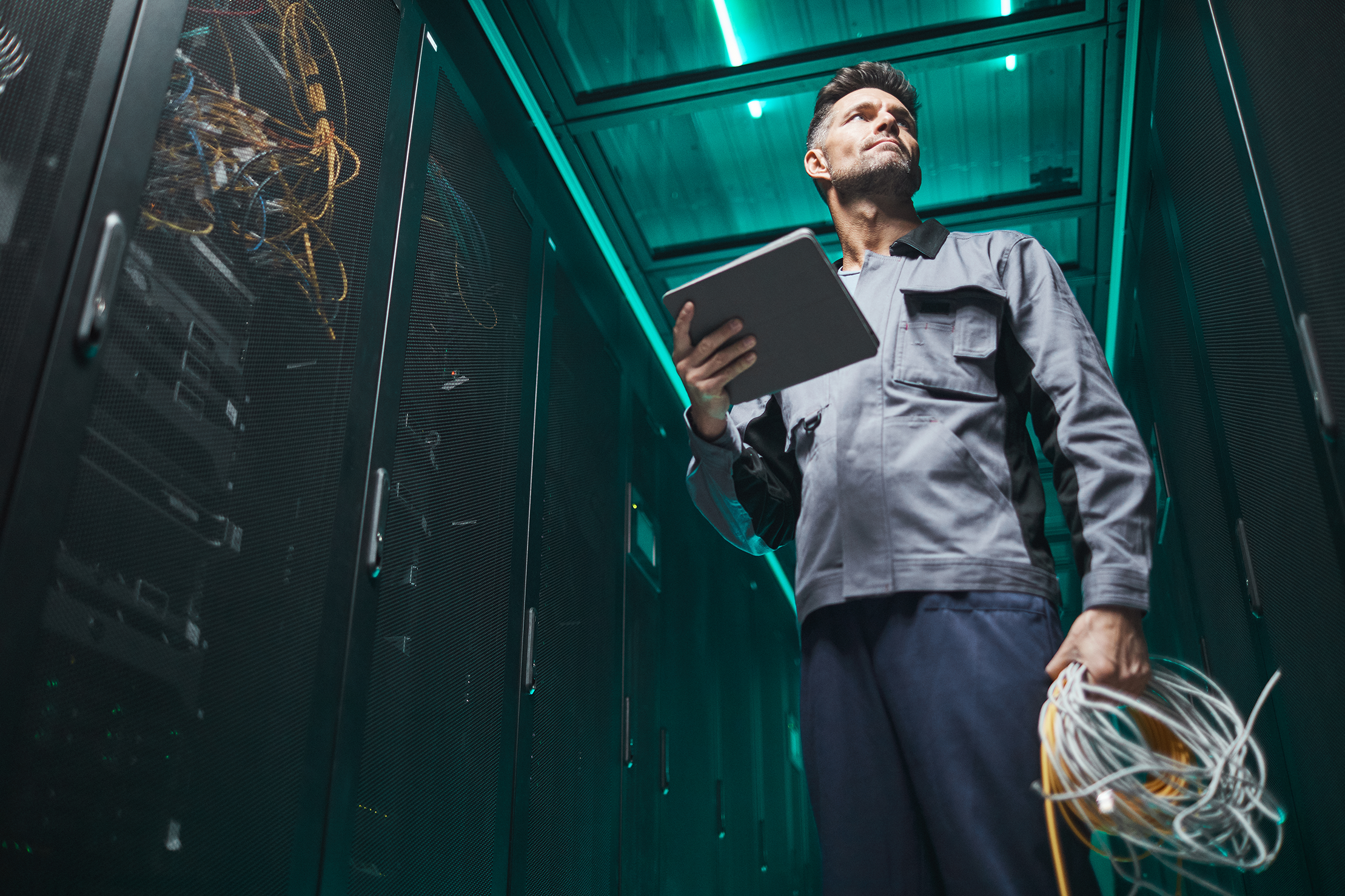 network engineer low angle 2021 09 24 04 20 22 utc@0.33x